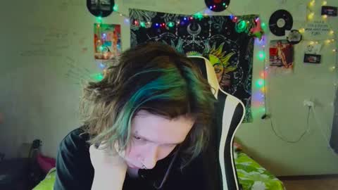 Snapshot of lileyfoxxx chatting on 11.20.25 Lil online show from 11.20.25