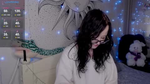 Nika and Lori online show from 01.18.25