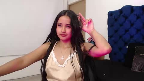 Snapshot of lili666_ chatting on 10.17.25 Lili online show from 10.17.25