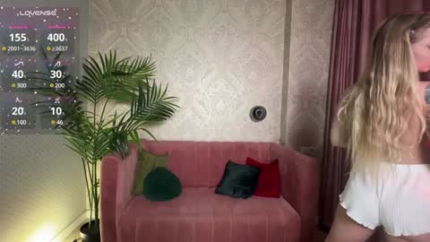 Lili online show from 12.26.24