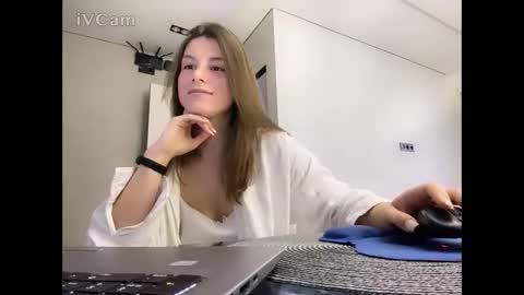 Snapshot of lili_2905 chatting on 11.28.25 lili_2905 online show from 11.28.25