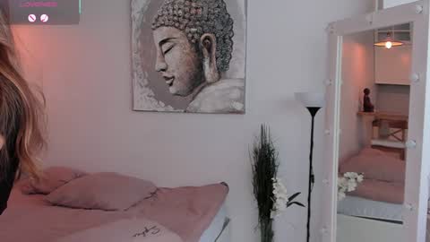 Lilith Nickol online show from 10.15.25