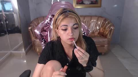 Snapshot of lili_conor_s chatting on 02.25.25 Lili online show from 02.25.25