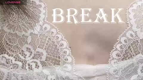 Snapshot of lili_flowerr chatting on 02.15.25 Lilli follow me kiss online show from 02.15.25