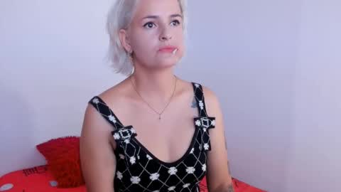 Snapshot of lili_latina47 chatting on 10.04.25 Lili online show from 10.04.25