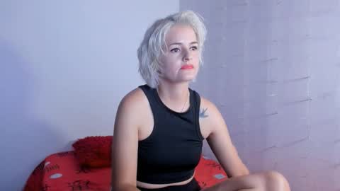 Snapshot of lili_latina47 chatting on 10.06.25 Lili online show from 10.06.25