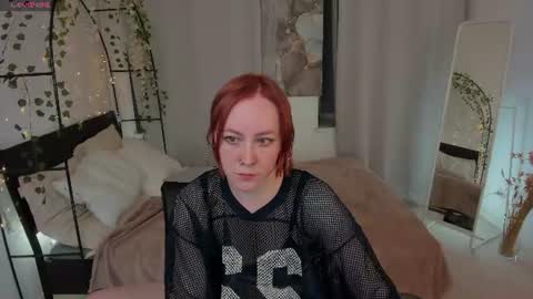 Snapshot of lilian_kroft chatting on 06.16.26 LIL online show from 06.16.26