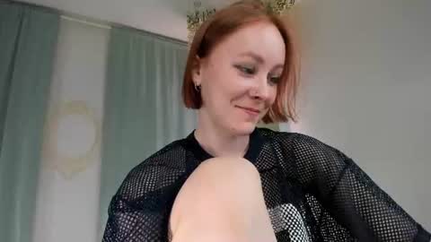 Snapshot of lilian_kroft chatting on 06.20.26 LIL online show from 06.20.26