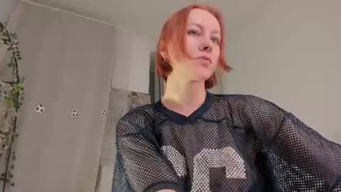 Snapshot of lilian_kroft chatting on 06.24.26 LIL online show from 06.24.26