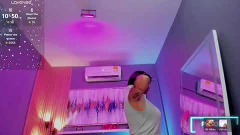 holis soy lily chang no olvides el pulgar arriba es muy importante para mi 3 independent model online show from 04.21.26