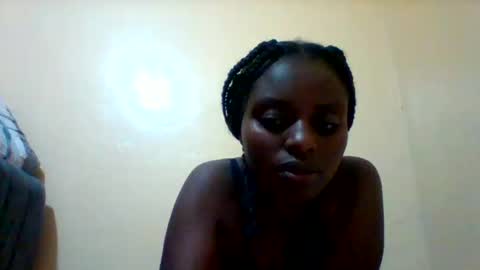 Snapshot of liligal chatting on 05.14.26 liligal online show from 05.14.26