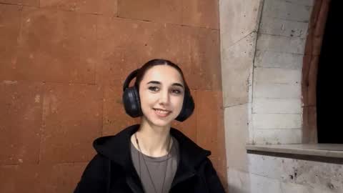 Lina online show from 09.11.25