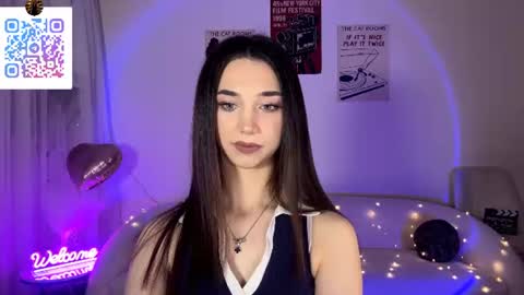 Snapshot of lilihalvorsen chatting on 06.20.26 Lina online show from 06.20.26