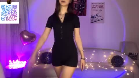 Snapshot of lilihalvorsen chatting on 06.23.26 Lina online show from 06.23.26