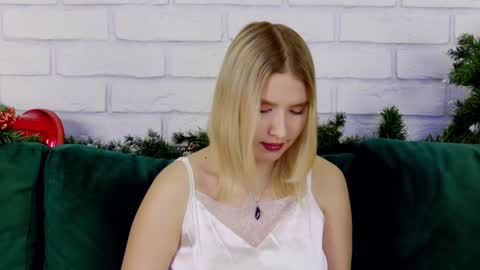 LiliLinn online show from 01.15.25