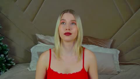 LiliLinn online show from 01.17.25