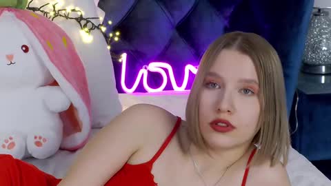 LiliLinn online show from 03.03.25