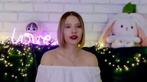 LiliLinn online show from 03.04.25