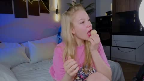 lililok101 online show from 04.22.26