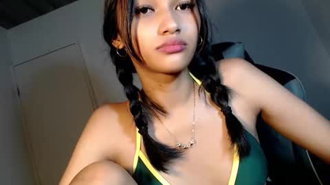 Snapshot of lilit_sensual chatting on 02.04.26 Chloe online show from 02.04.26