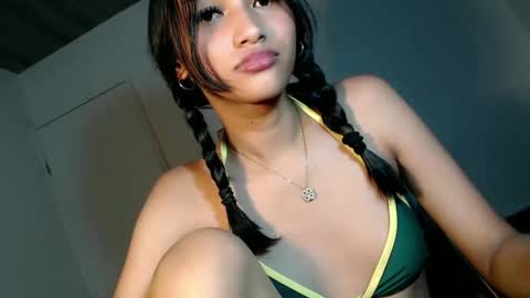 Snapshot of lilit_sensual chatting on 02.12.26 Chloe online show from 02.12.26