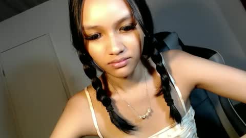 Snapshot of lilit_sensual chatting on 02.17.26 Chloe online show from 02.17.26