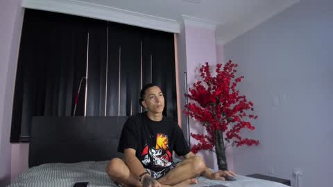 Snapshot of lilith_and_marcusblain chatting on 12.28.24 Lili Marcus online show from 12.28.24