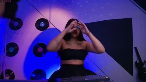 Snapshot of lilith_black_1 chatting on 09.27.25 Lilith and Khloe online show from 09.27.25