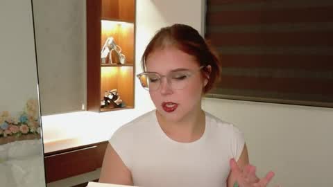 Snapshot of lilith_bonheur chatting on 06.27.26 Lilith Bonheur online show from 06.27.26