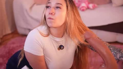 Lilith Gray online show from 12.16.25