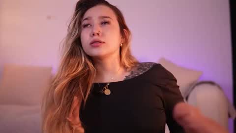 Lilith Gray online show from 12.17.25