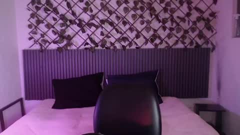 Lilith Patton  online show from 12.19.25