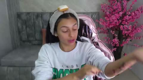 Snapshot of lilith_petit_sub chatting on 01.17.25 Lilith online show from 01.17.25