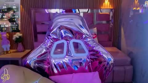 Snapshot of lilith_petit_sub chatting on 10.18.25 Lilith online show from 10.18.25