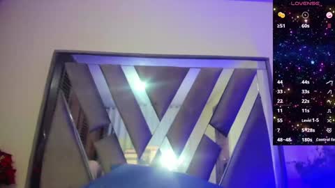 liliINDEPENDENT MODEL online show from 01.20.25