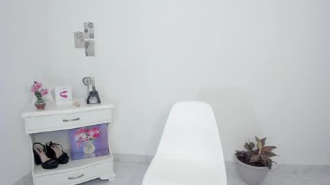 Alejandra  online show from 02.02.25