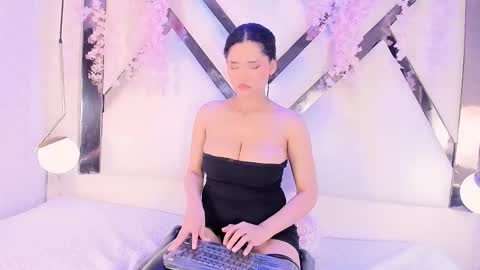 Snapshot of lilithadams11 chatting on 11.01.25 online show from 11.01.25