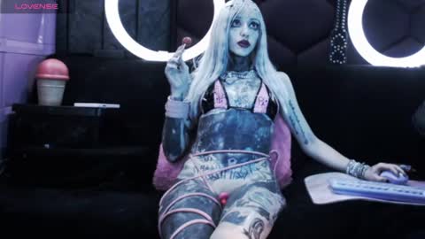 Snapshot of lilithlevis chatting on 10.05.25 Tifon Mary - Indepent model online show from 10.05.25