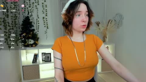 Snapshot of lilithlunna chatting on 01.04.25 Lilith online show from 01.04.25