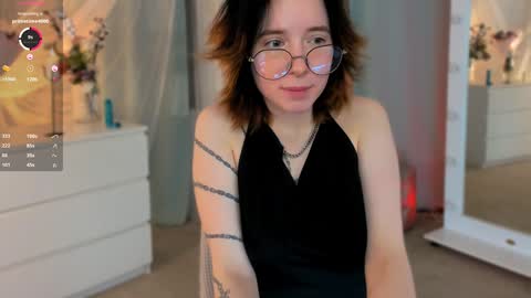 Snapshot of lilithlunna chatting on 01.29.25 Lilith online show from 01.29.25