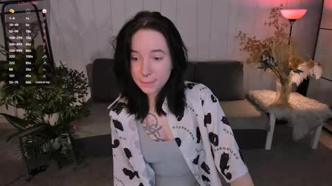 Snapshot of lilithlunna chatting on 09.20.25 Lilith online show from 09.20.25