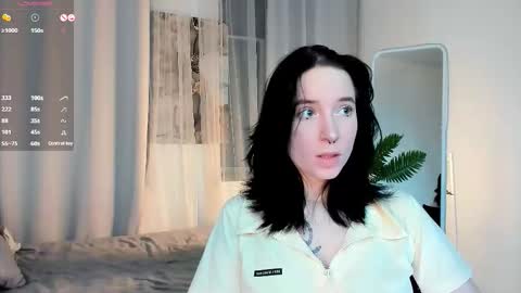 Snapshot of lilithlunna chatting on 11.13.25 Lilith online show from 11.13.25