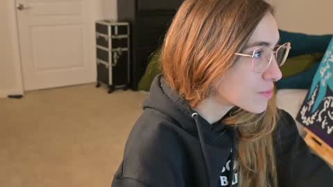 Snapshot of lilithoftrees chatting on 12.15.24 L online show from 12.15.24