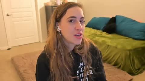 Snapshot of lilithoftrees chatting on 02.20.25 L online show from 02.20.25