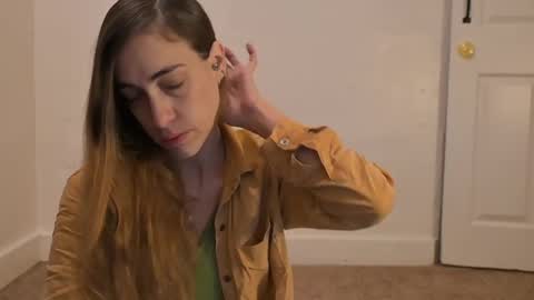 Snapshot of lilithoftrees chatting on 03.04.25 L online show from 03.04.25