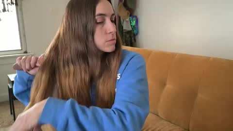 Snapshot of lilithoftrees chatting on 12.18.25 L online show from 12.18.25