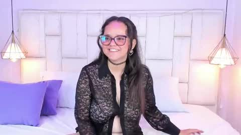 Snapshot of lilithvalmare chatting on 09.09.25 Lilith online show from 09.09.25