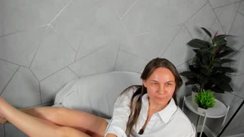 lillian_white1 online show from 02.07.25