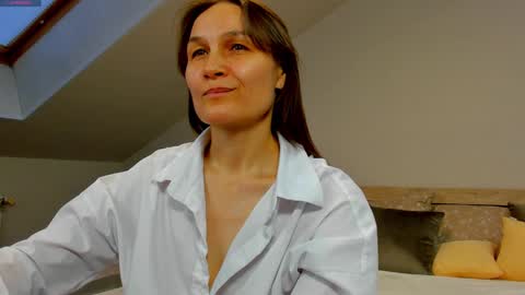 lillian_white1 online show from 02.13.25