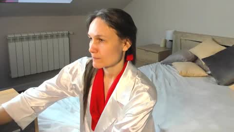 lillian_white1 online show from 02.15.25